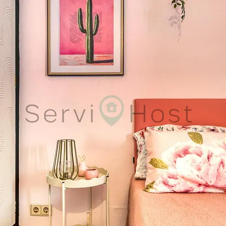 Breathtaking Loft La Muralla Roja, Wifi, 2br 칼페