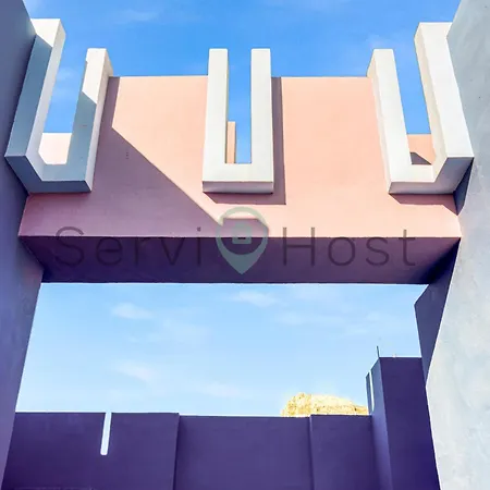 Breathtaking Loft La Muralla Roja, Wifi, 2br 아파트
